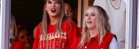 How Does Travis Kelce Play With Taylor Swift In Attendance?