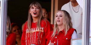 How Does Travis Kelce Play With Taylor Swift In Attendance?